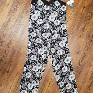 Vince Camuto Pajamas M 2piece Black botanical nwt cami and pant soft pretty